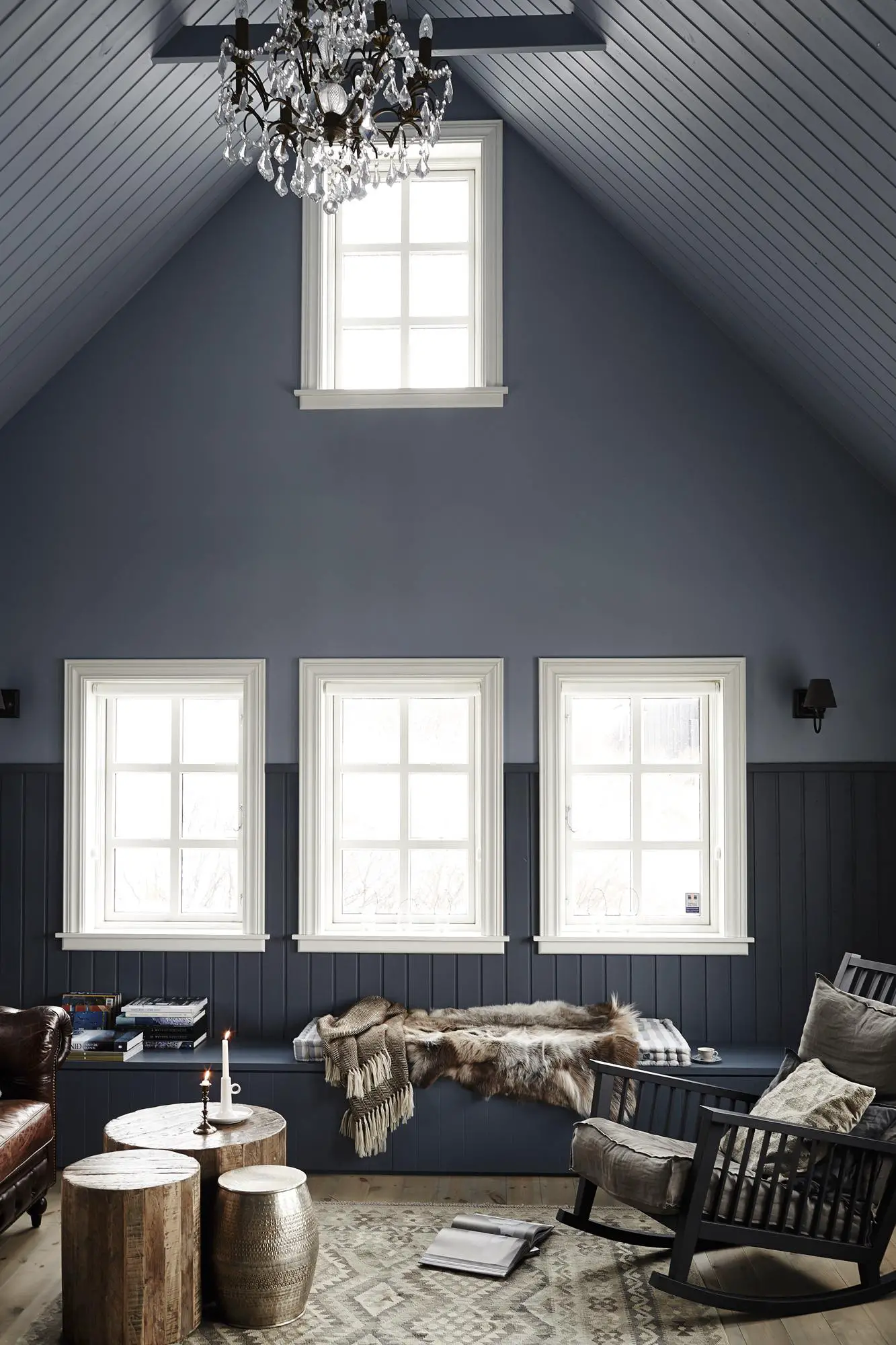 挪威现代渔夫之家，融入荒野的黑色景观-1