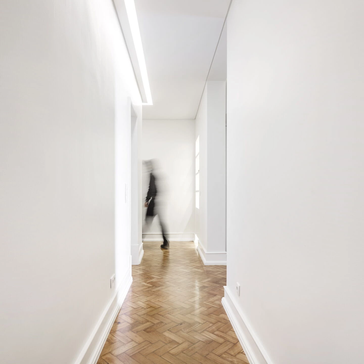 里斯本顶层公寓翻新,融入城市活力-20