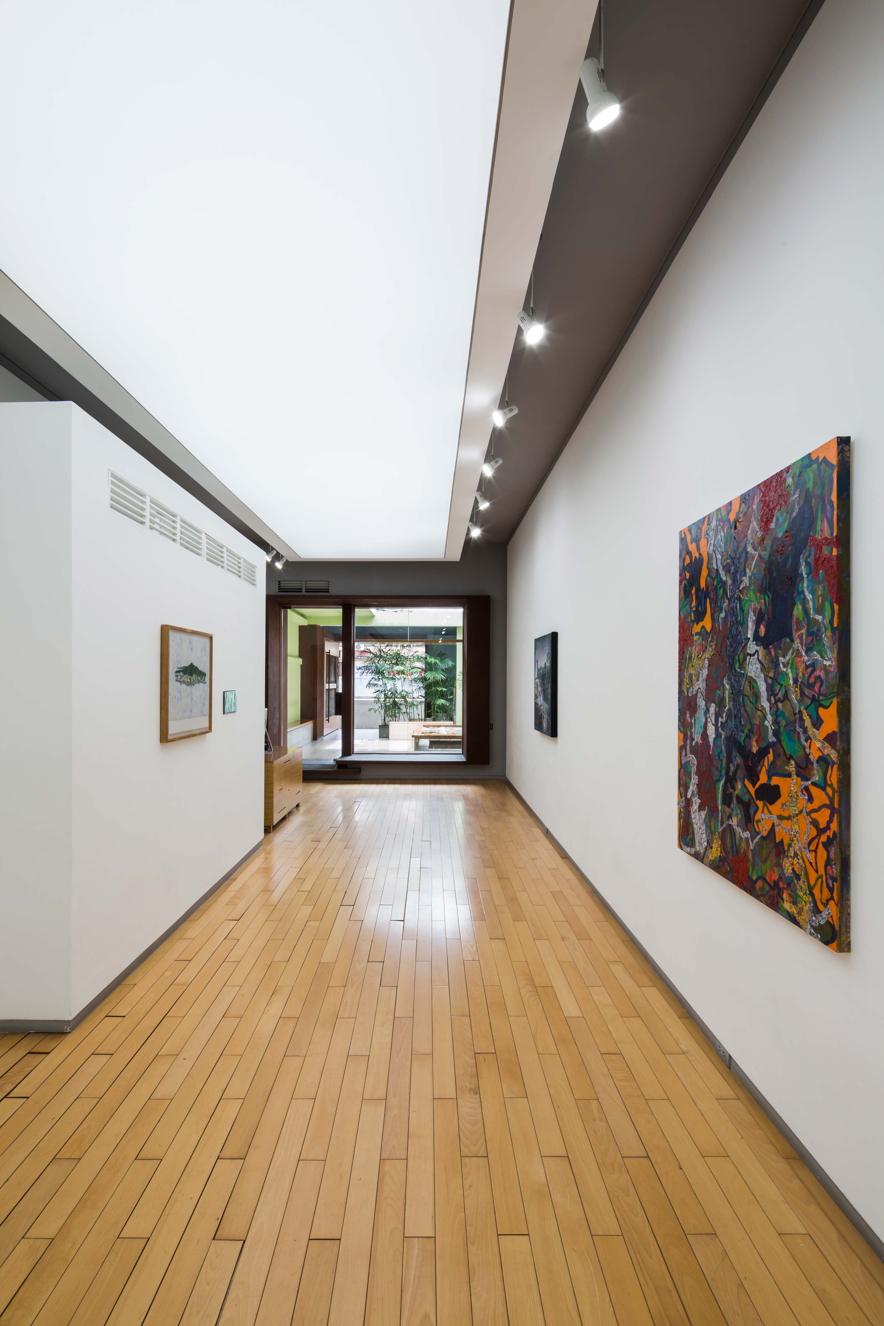 嵌入历史的临时艺术空间-17