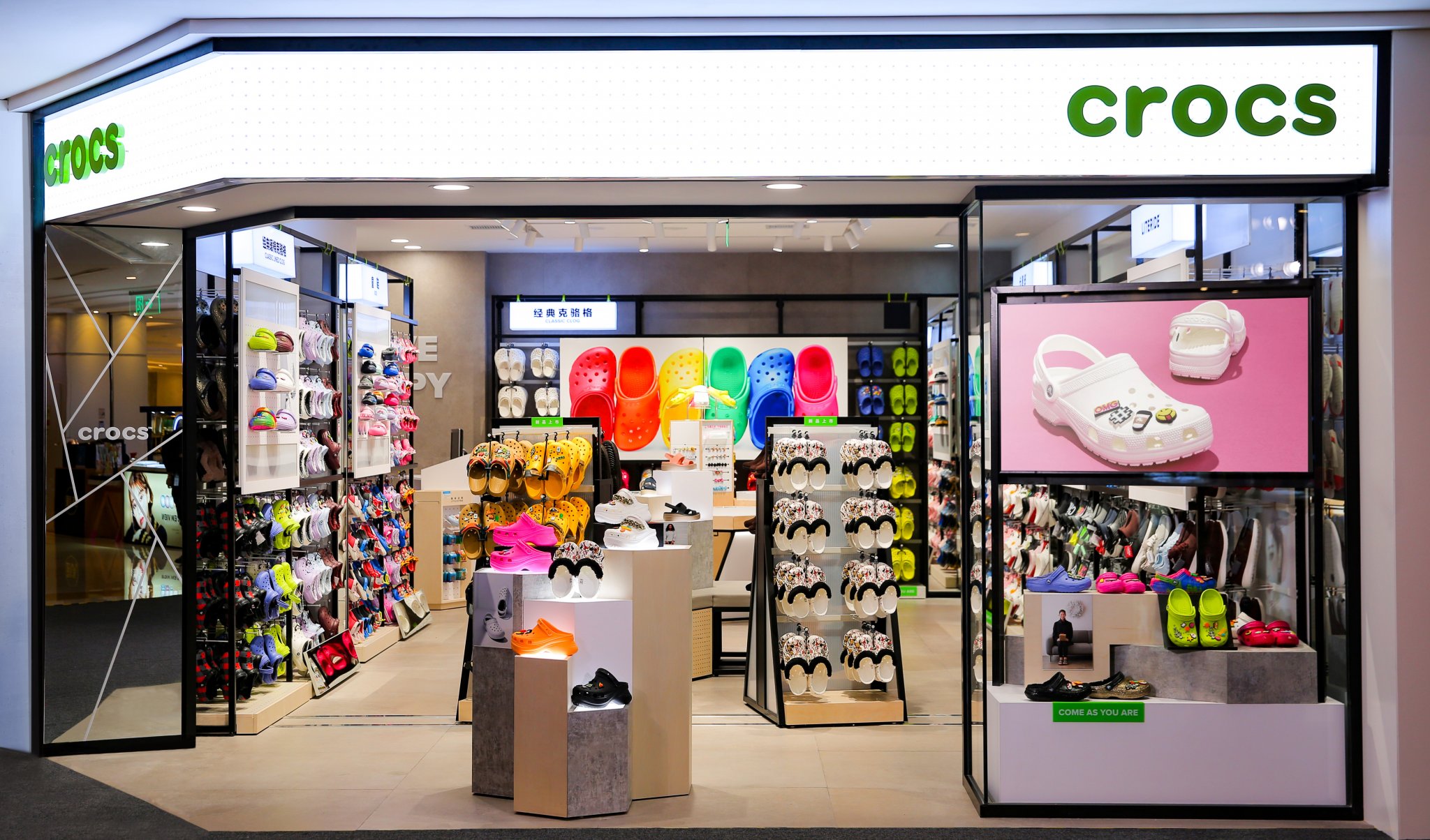 Crocs Global Store Concept by Briggs Hillier-3