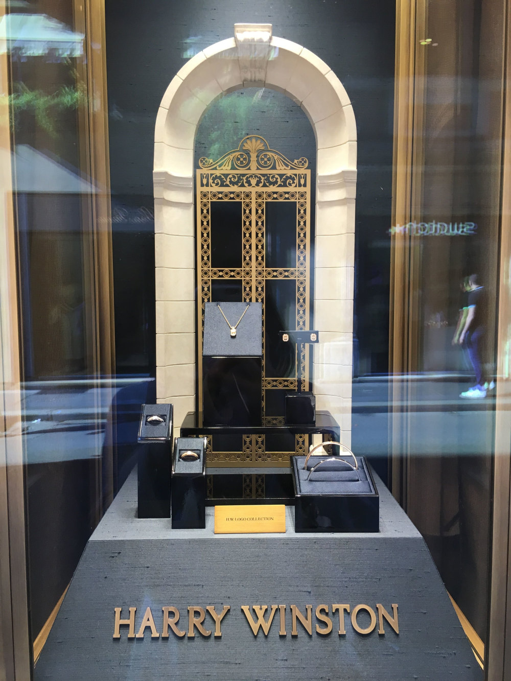 欧洲街头创意橱窗-31