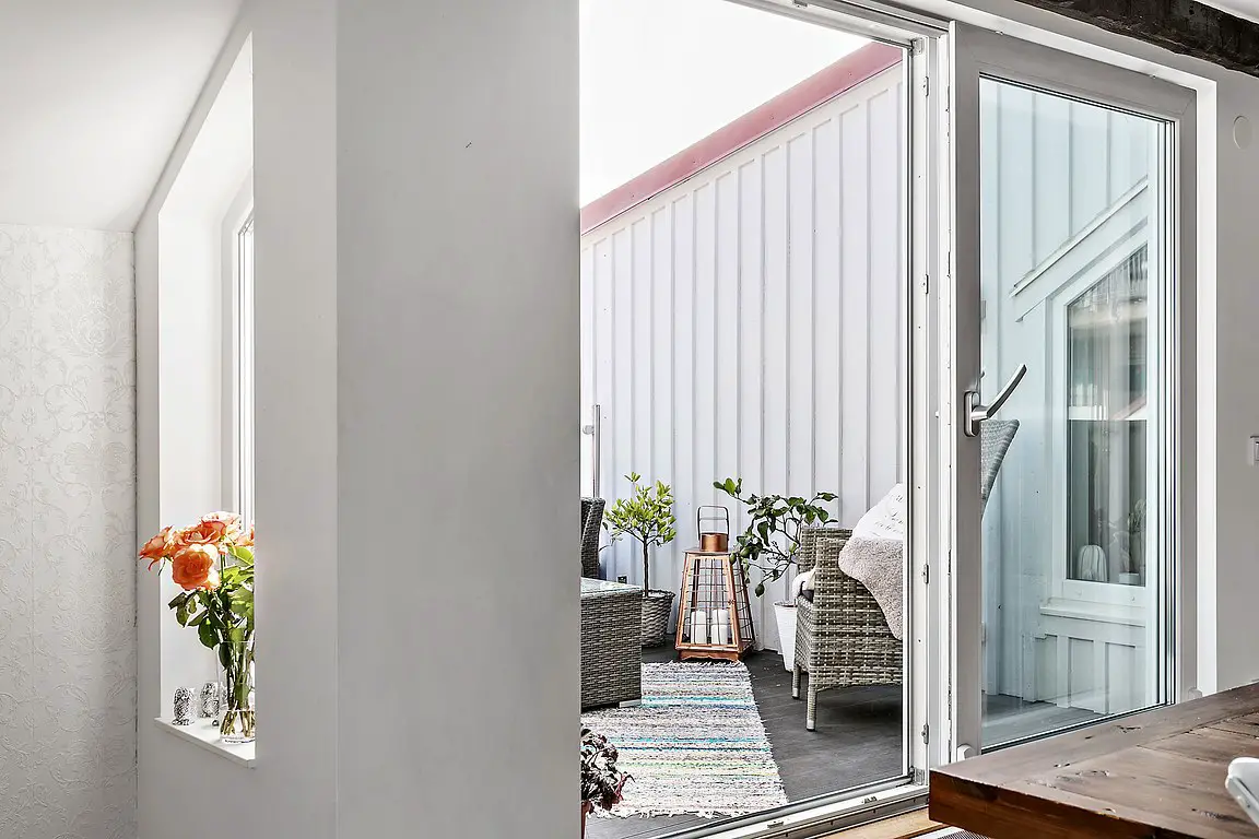 瑞典灰调复式公寓设计，中世纪城市美景尽收眼底-19