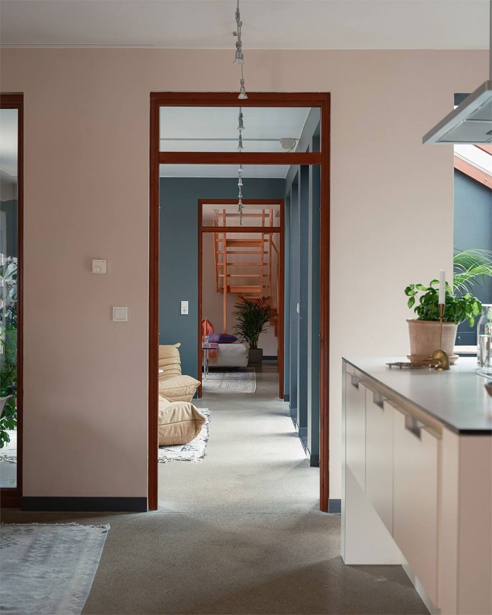 现代柔和温馨的联排别墅丨中国-17