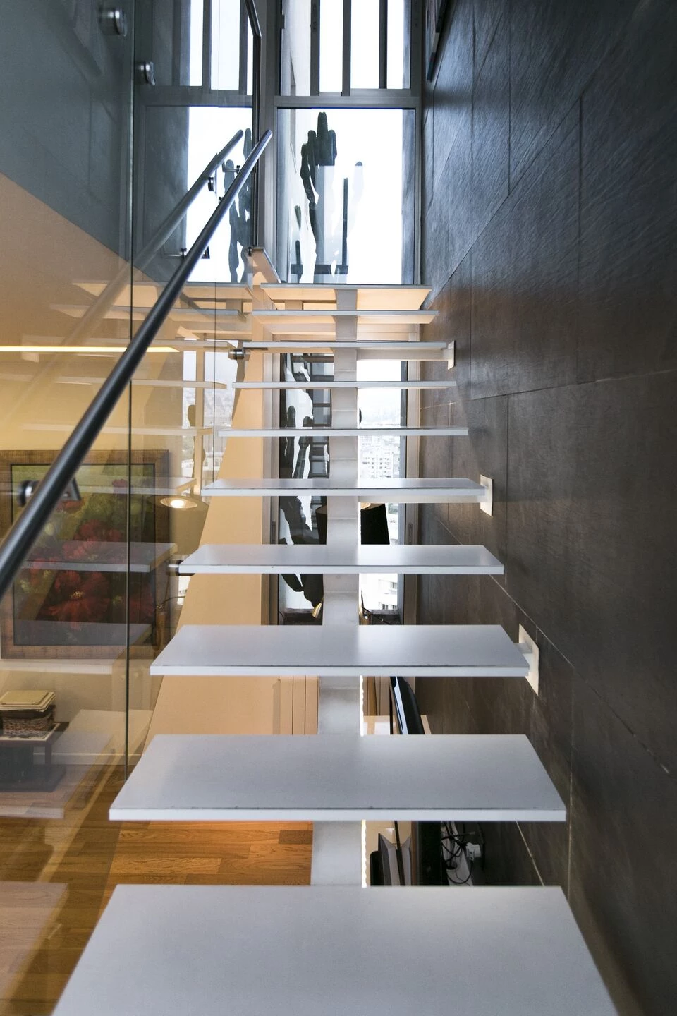 倒置设计,打造绿意盎然的城市公寓-18