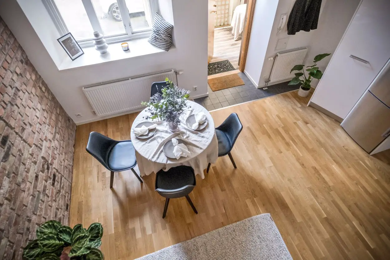 32 平米瑞典风格公寓,高空间利用,复古砖墙为亮点-8