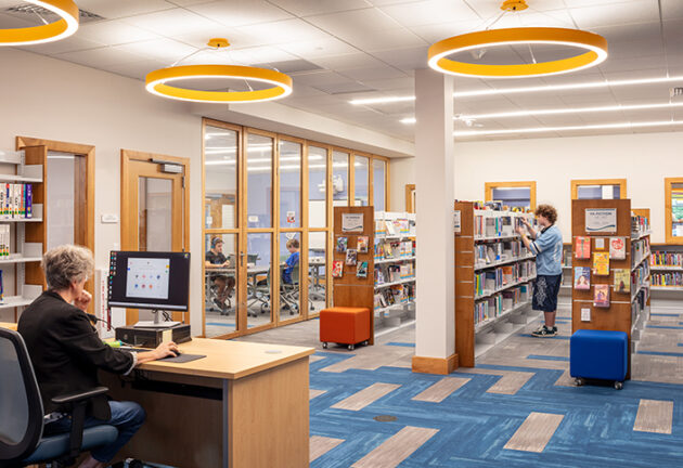 Sharon Public Library（沙伦公共图书馆）-4