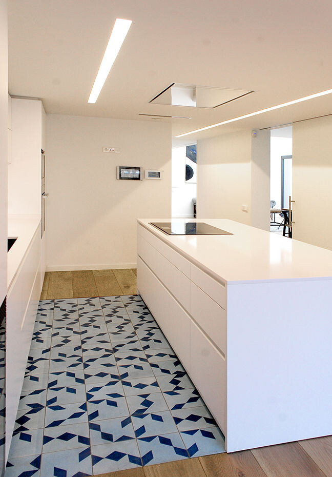 白色光影盛宴——巴塞罗那 Casa Bialps 别墅设计-23