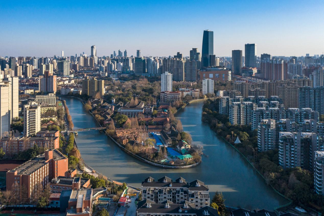 媒体看越秀丨越秀：以“4×4好产品理念”重塑长宁国际人居封面-2