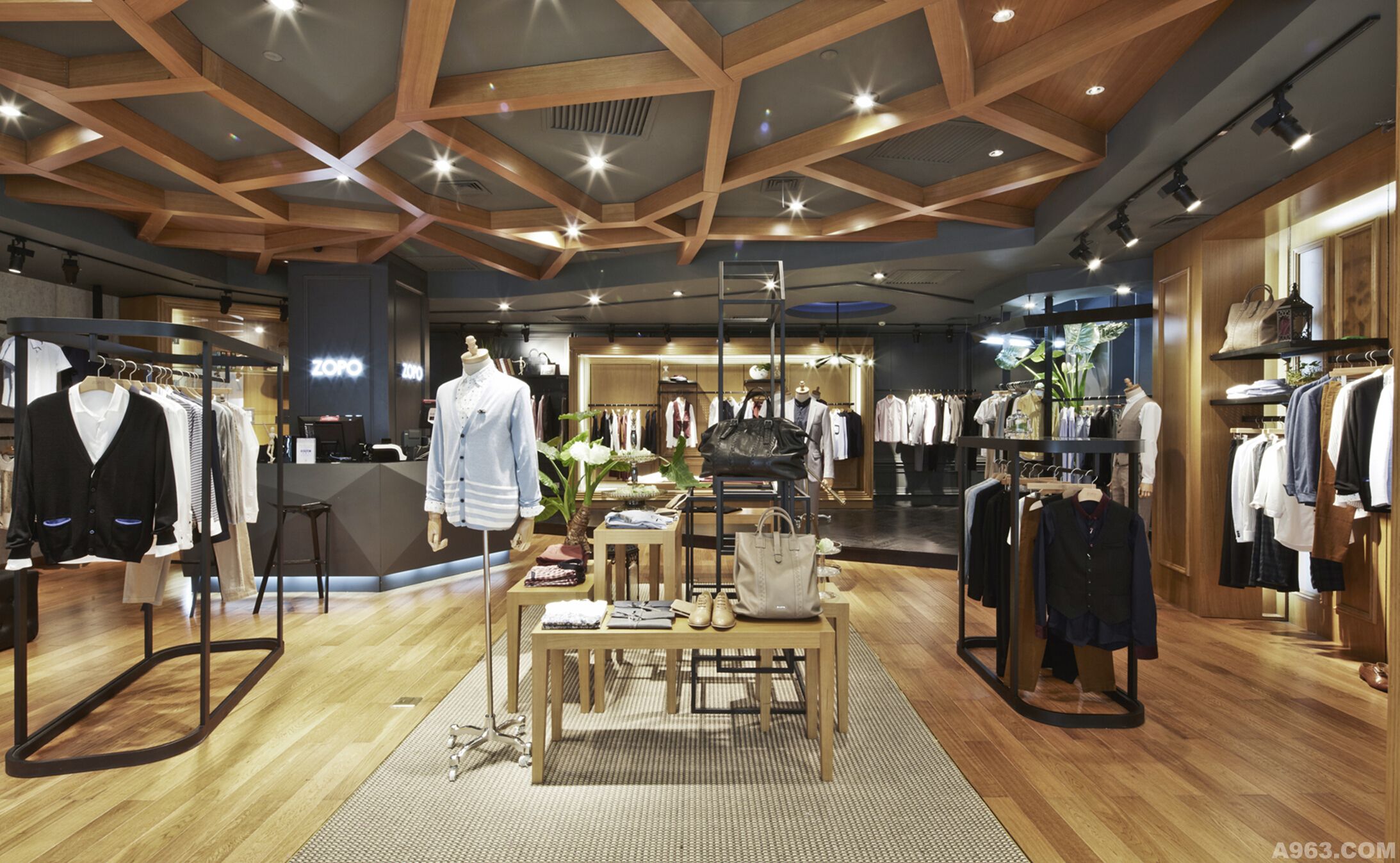 男装ZOPO杭州分店零售专卖店设计实景完工案例-3