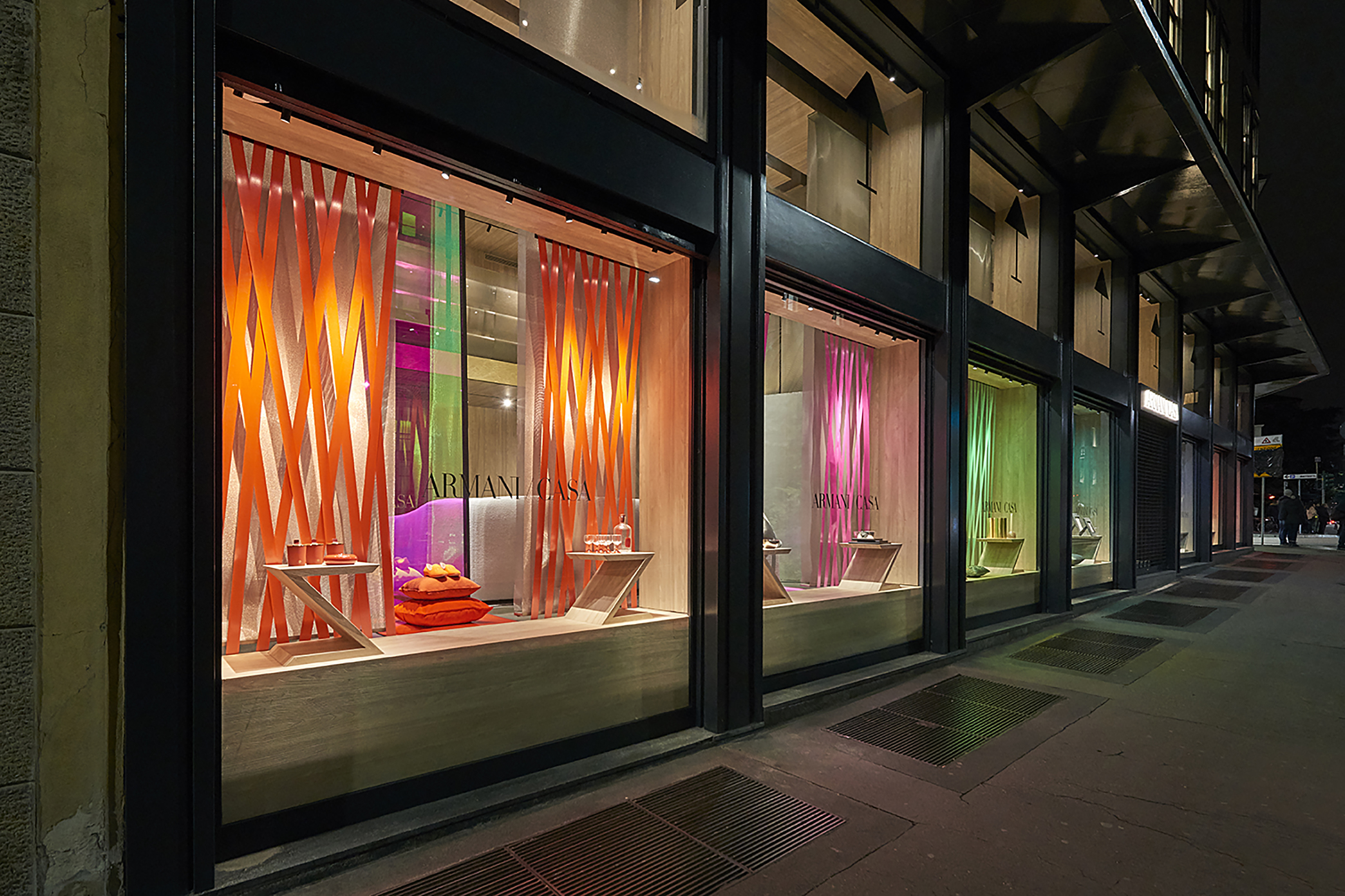 armani casa christmas window display 2017-5