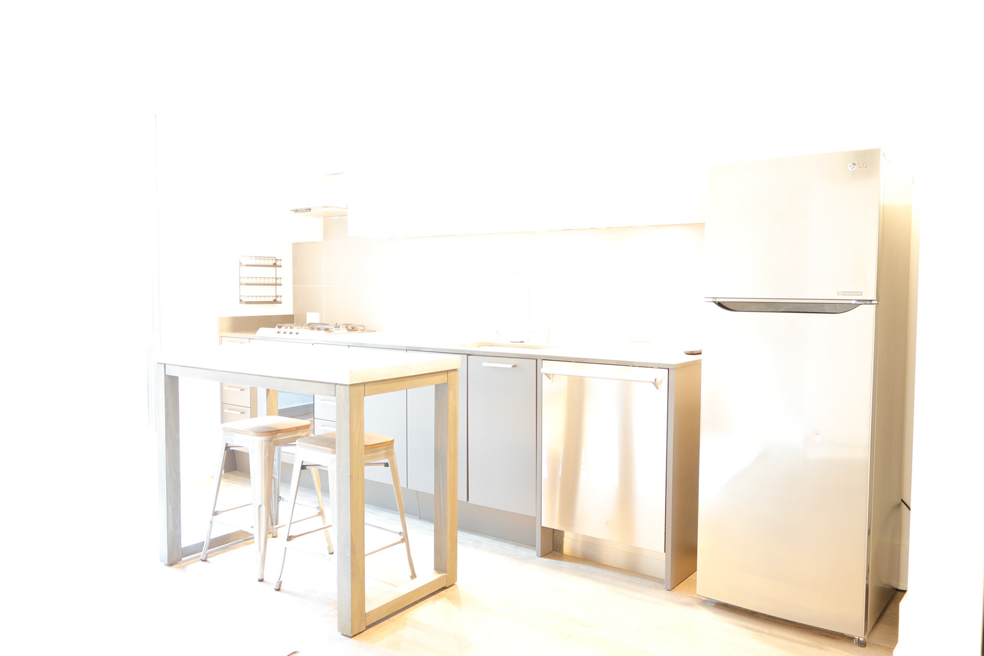 Market St, SF. 94103. AEB 5 Brackets-8