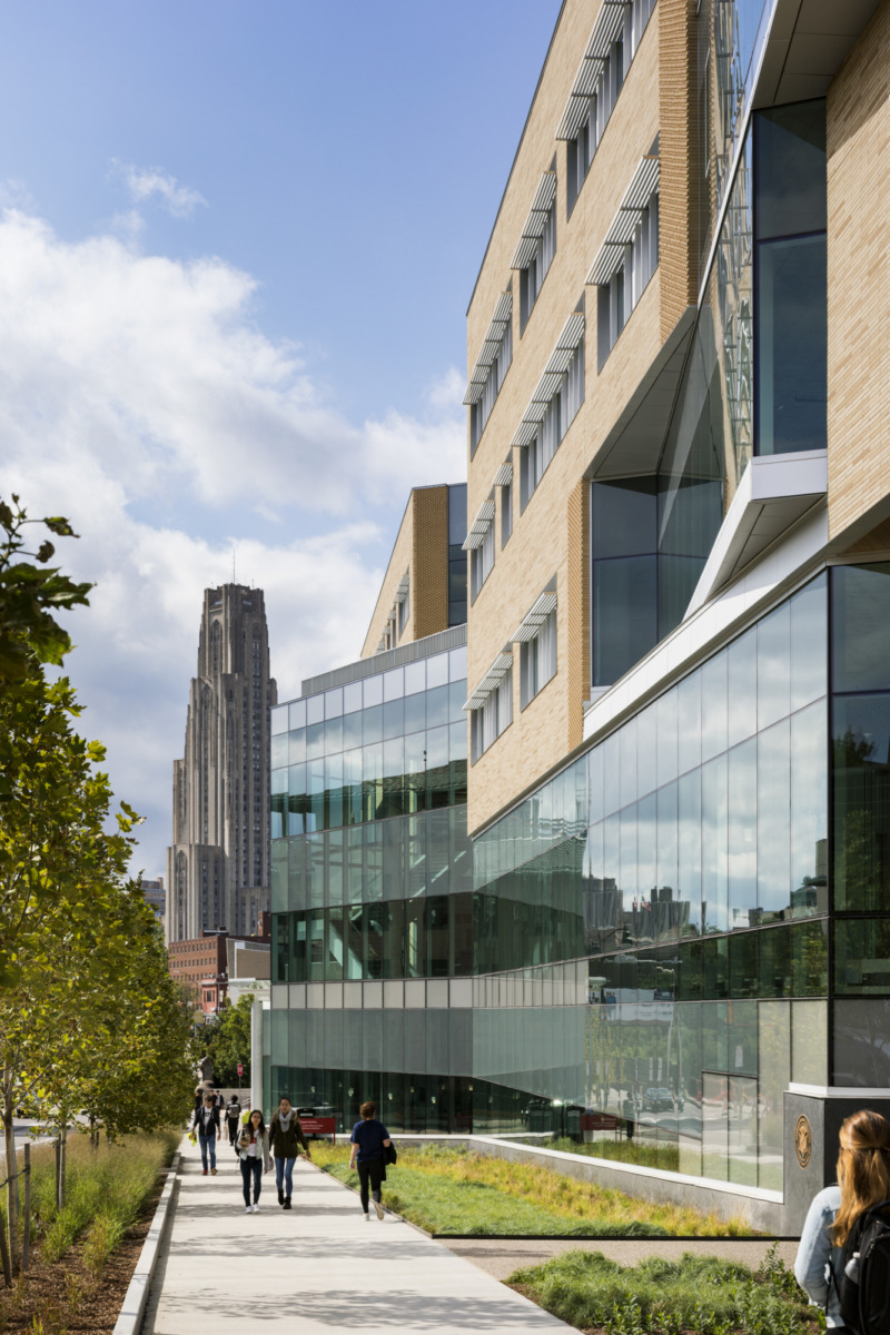 摩尔鲁布尤德尔与文艺复兴 3 建筑师共同打造卡内基梅隆大学商学院大卫·A·特普 quadrangle-39