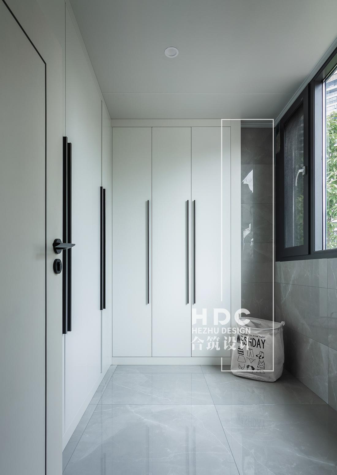 宁静沉稳的现代家居设计-31