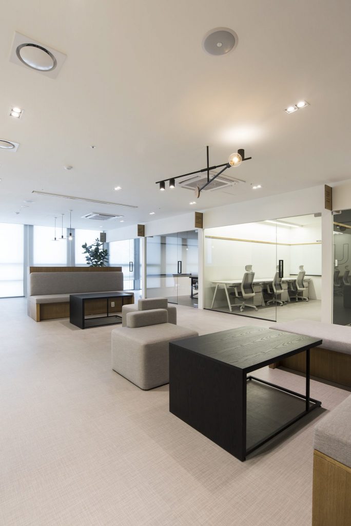 简约白诠释 51 平 IT 咨询公司办公室设计-8