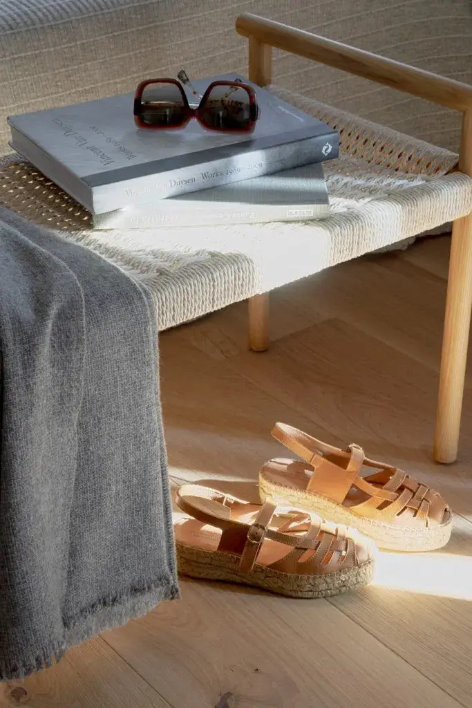 巴塞罗那古典建筑中的现代顶层公寓-14