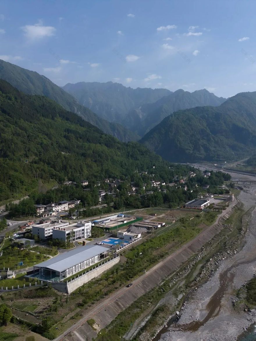 孙昊德新作|四川“绵茂公路”纪念展览馆-3