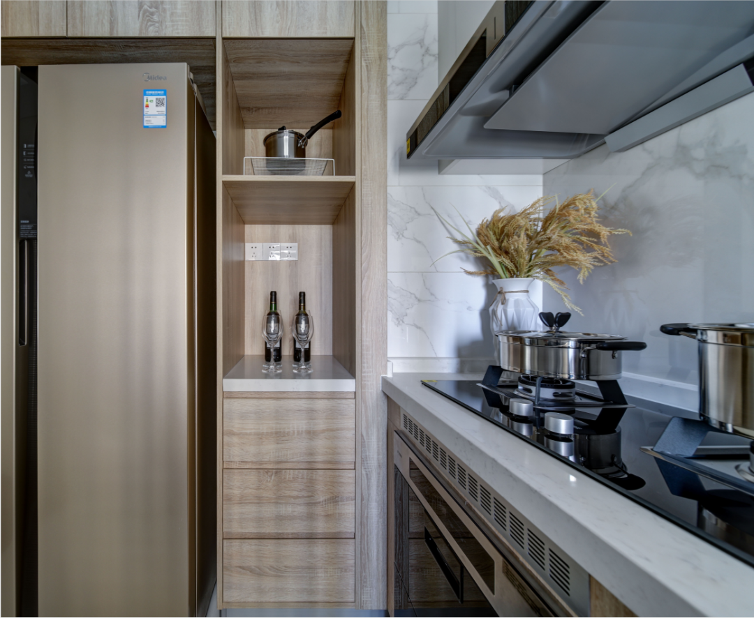 深圳碧桂园观麓花园 | 89㎡现代潮居,星际熊点缀克莱因蓝空间-76