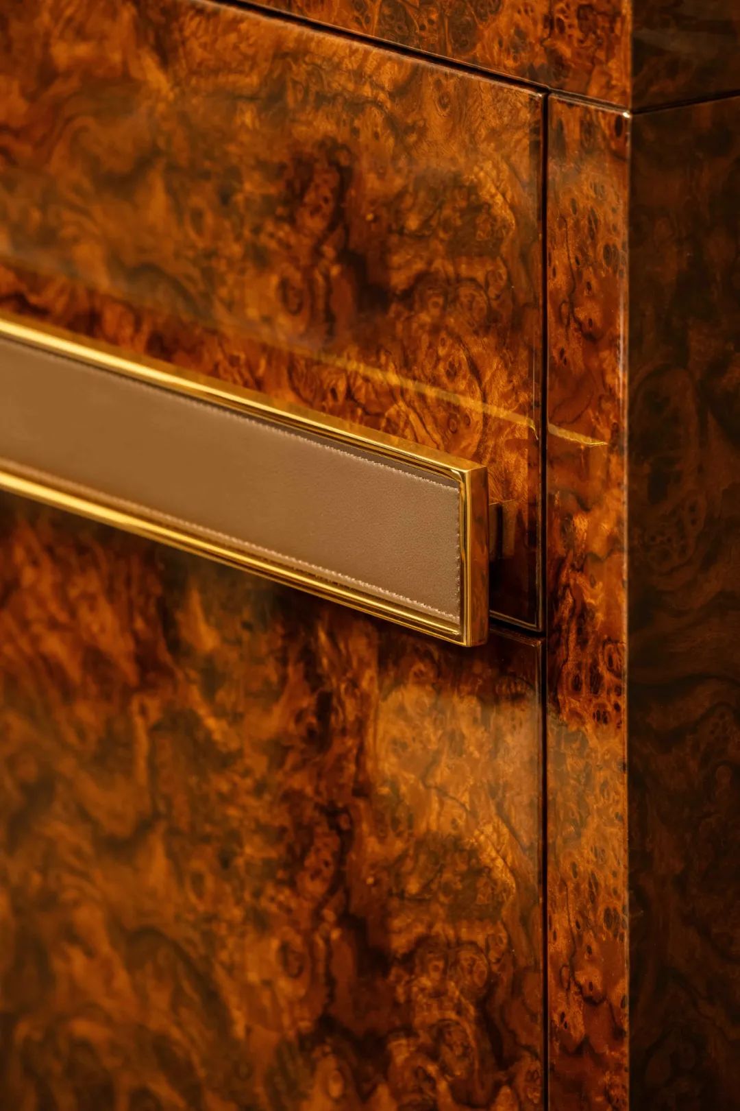 魅无界设计｜摩登海派大平层：个性与艺术的生活共鸣-23