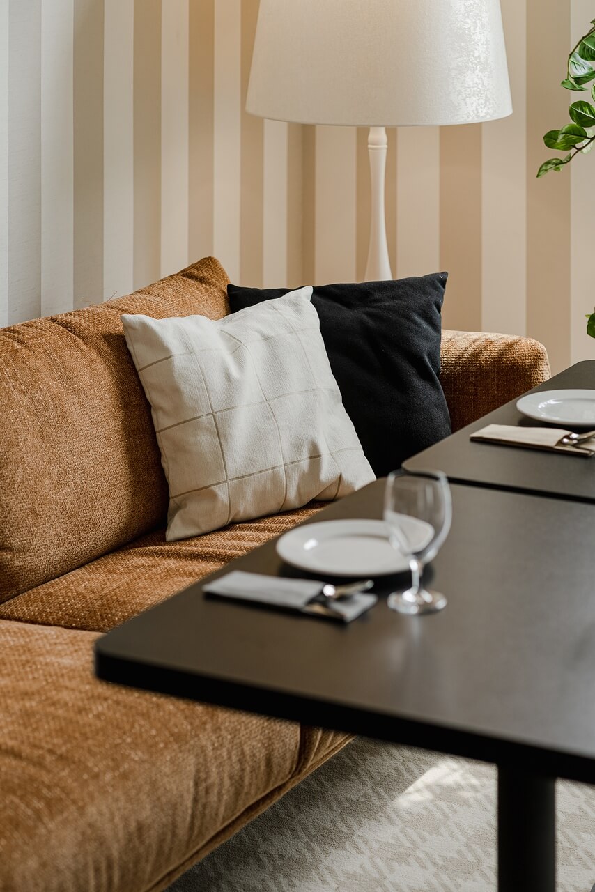 Warszawski hotel Ibis - wnętrza z motywem szachowych wątków - PLN Design-13