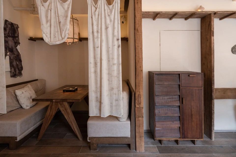 “退步美学”的餐厅《侘与火》丨中国上海丨W SELECT DESIGN-29