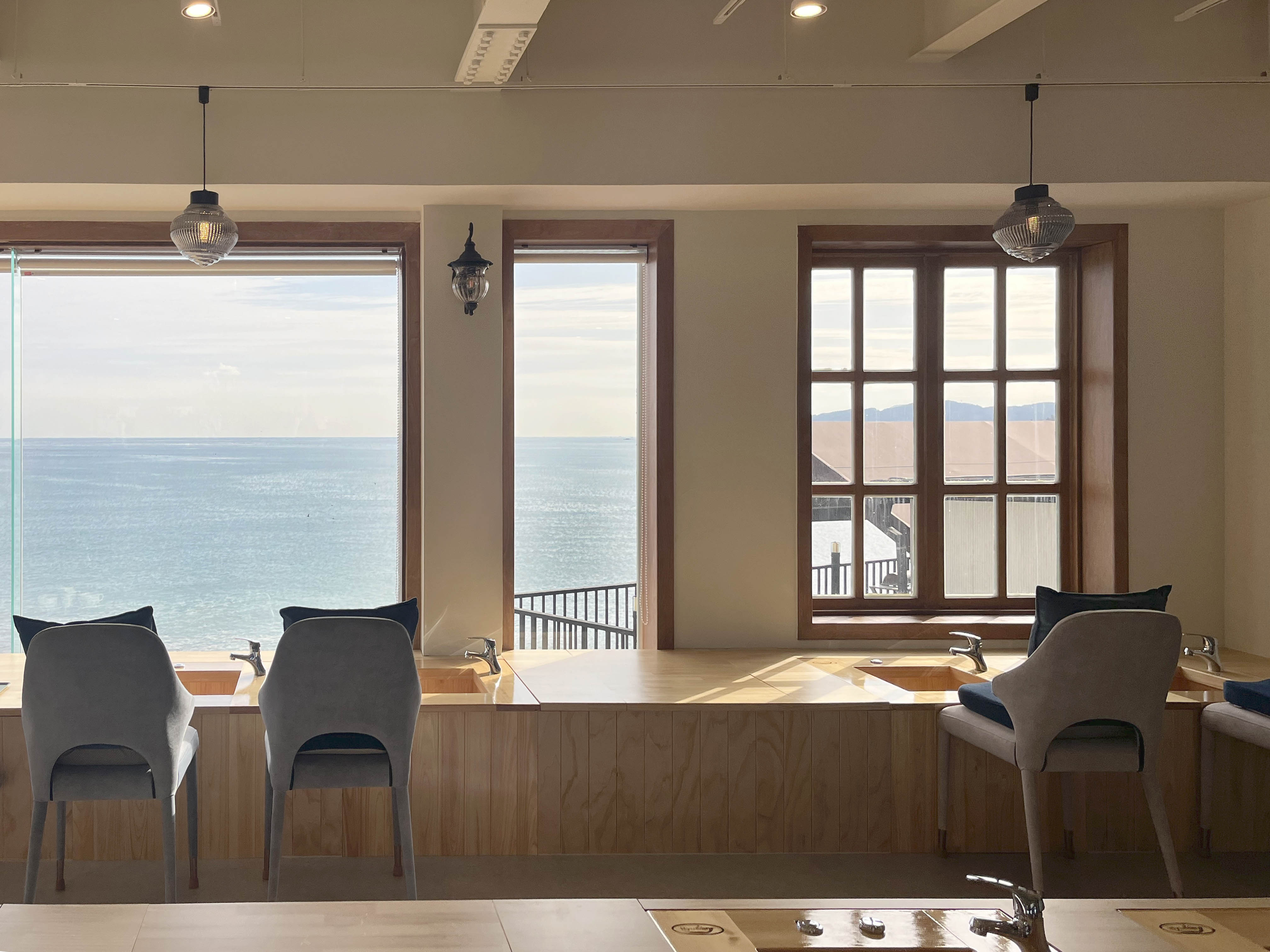 现代极简主义 | 韩国 84 平小户型咖啡厅设计-10