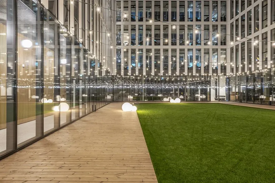 住宅区公园;高档社区公园(注:Uptown有住宅区、高档社区等意思,需结合具体语境确定更合适的表述,这里给出相对常见的两种语义组合翻译) -32