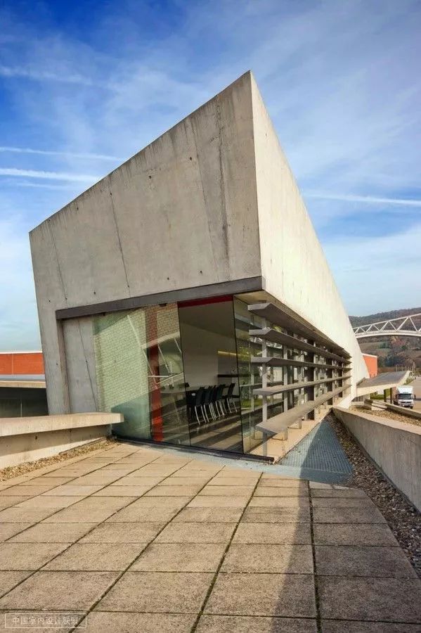 Vitra Fire Station——Zaha Hadid 的室内设计魅力-6