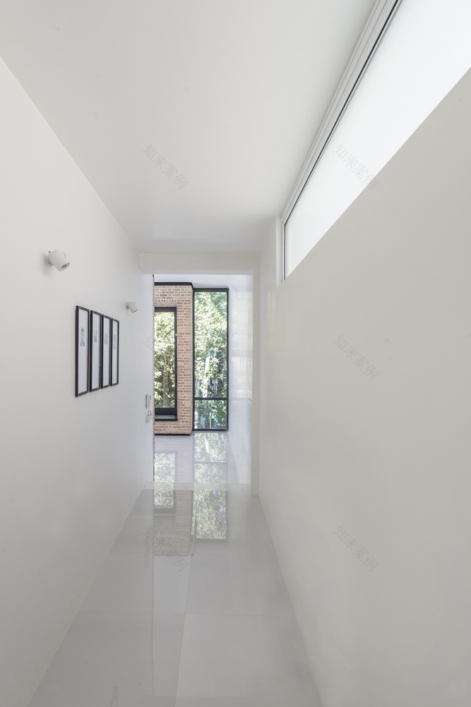 伊朗纳坦兹郊区简约别墅设计-42