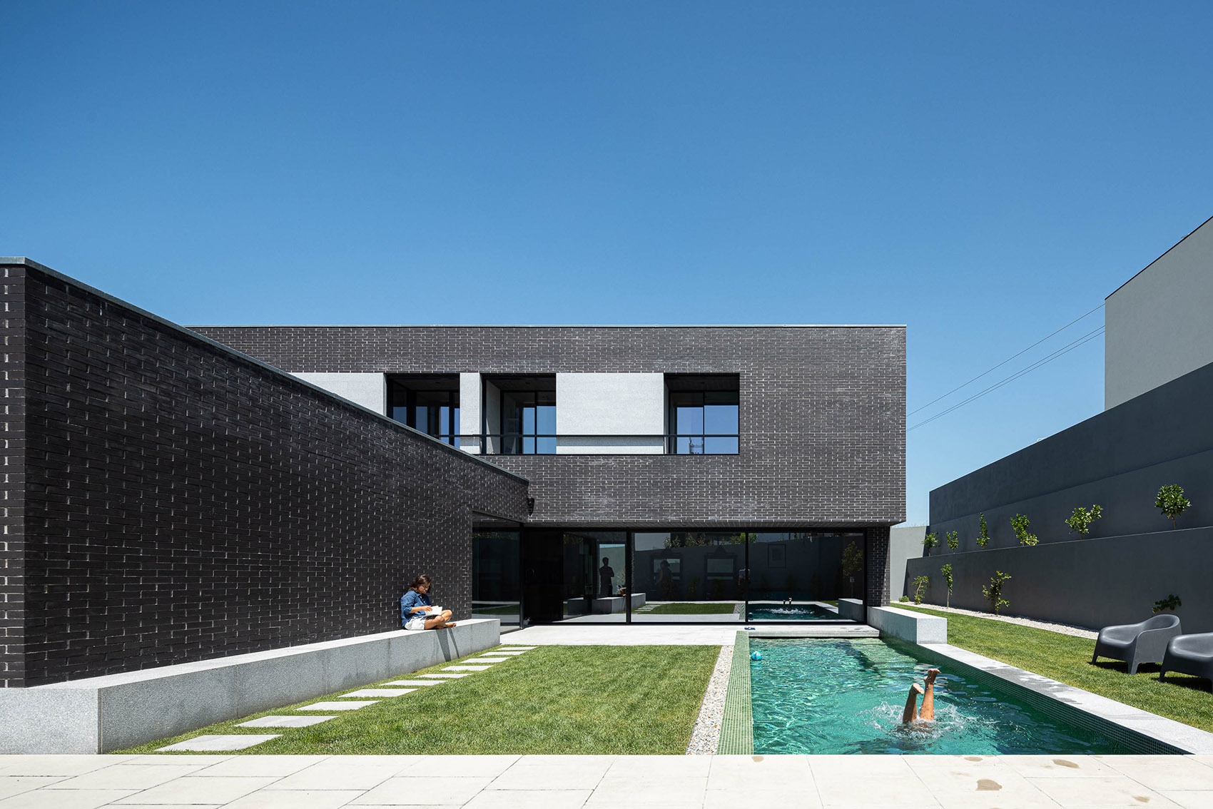 LBlack 住宅丨葡萄牙丨M2 Senos Arquitectos-3