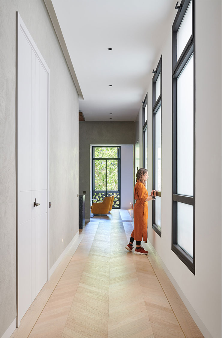 巴塞罗那原木艺术天花板的现代公寓-10