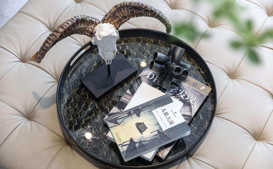 绿意葱郁中的现代极简别墅设计-20