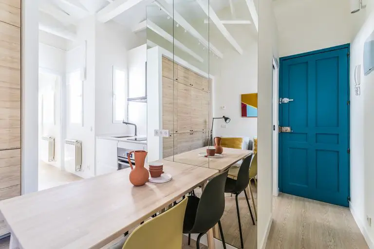 马德里 29m2 翻新公寓,展现极致空间利用-4