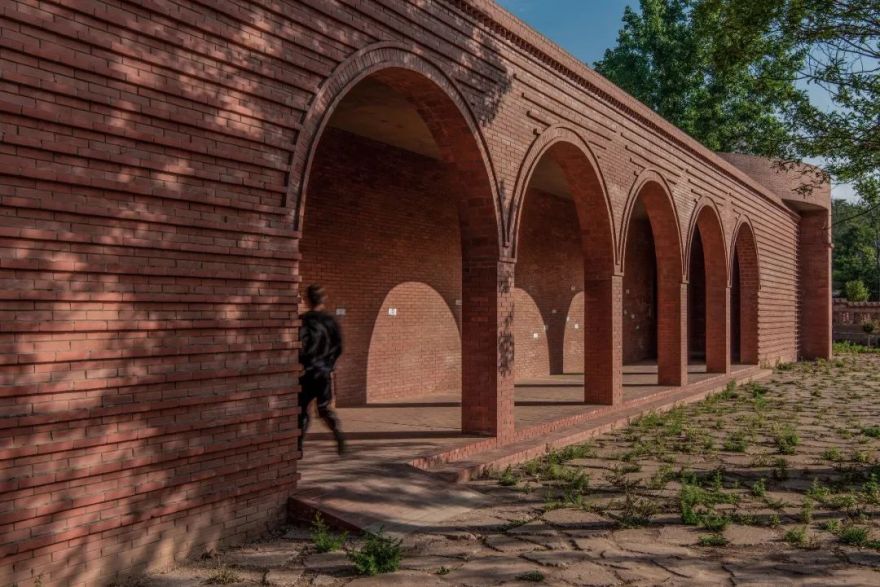 李子沟村的红砖自然礼堂-48