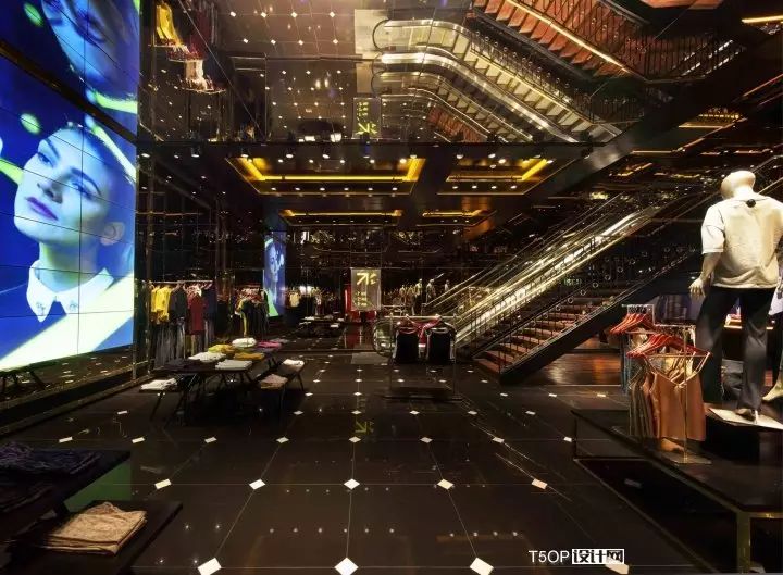 CUESTA BLANCA旗舰店女装店设计-7