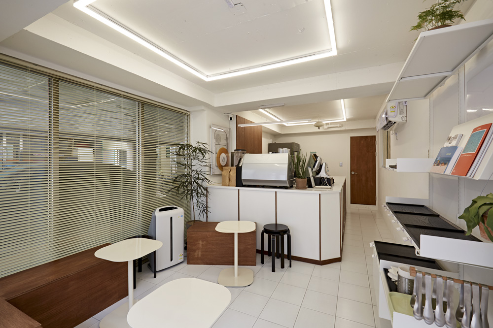 干净利落的 7 坪小餐厅 | 乌克兰设计师的完美创作-3