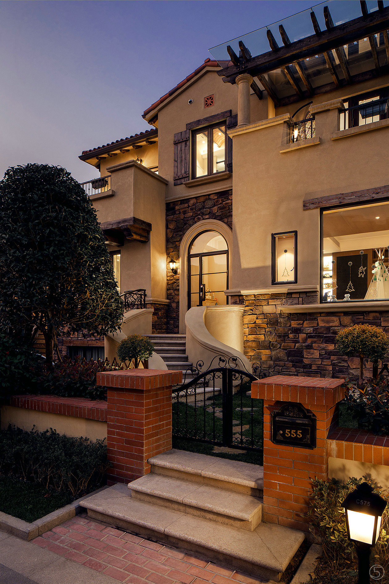 黎李设计 | 经典南加州自然乡村风情别墅，自由、静谧、童趣，这才是向往的生活 ！-2