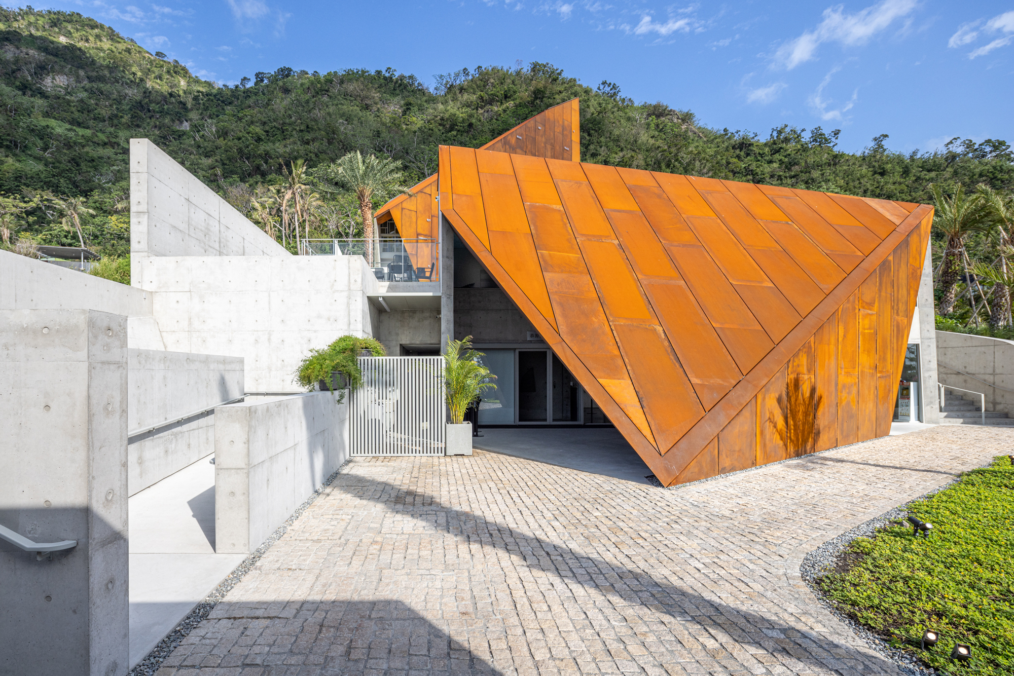 Paul Chiang Art Center / Behet Bondzio Lin Architekten-45