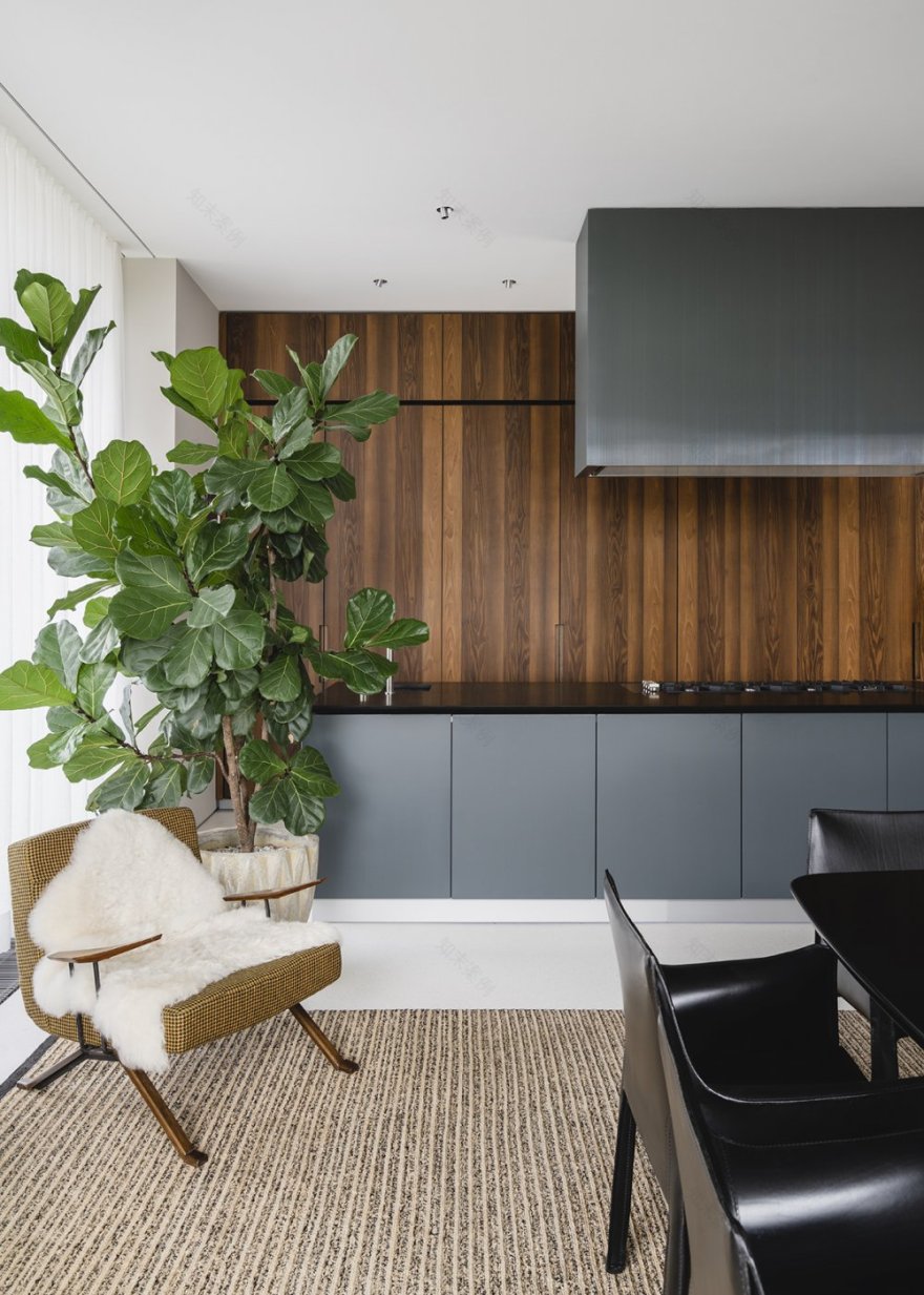 人力资源顶层套房(需结合具体语境,HR常见为Human Resources即人力资源的缩写,Penthouse指顶层豪华套房、阁楼等,这里按常规组合含义翻译) 丨德国柏林-5