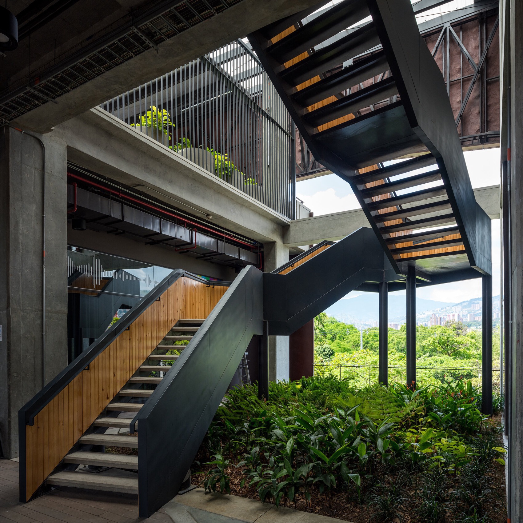 MOVA 教师创新中心丨哥伦比亚丨OPUS-28