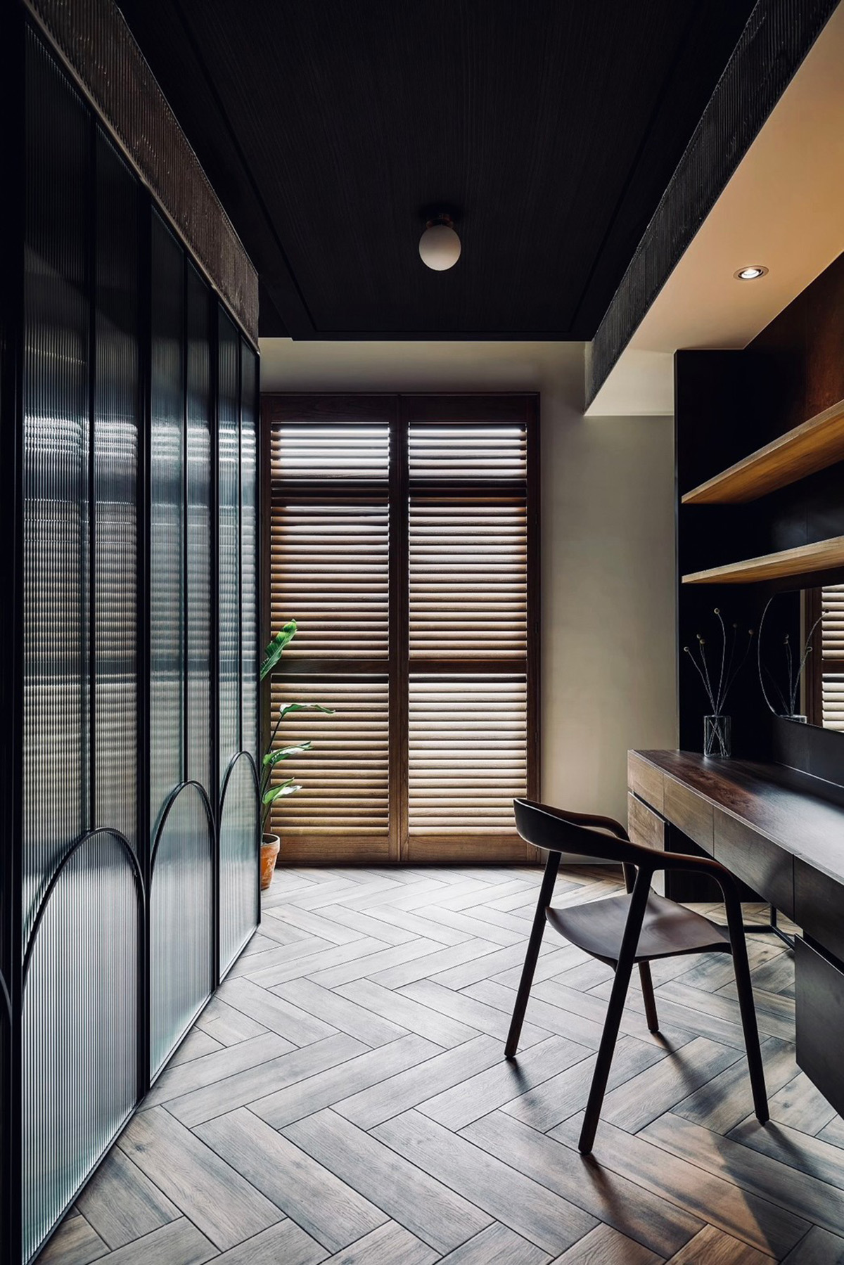 家装设计案例鉴赏——摩登复古感，玩味混搭经典美学-17