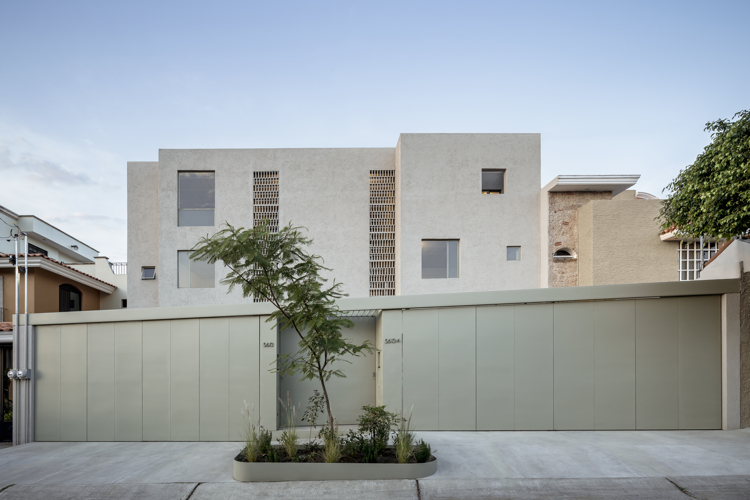 Par House · 镜像布局的现代住宅-9