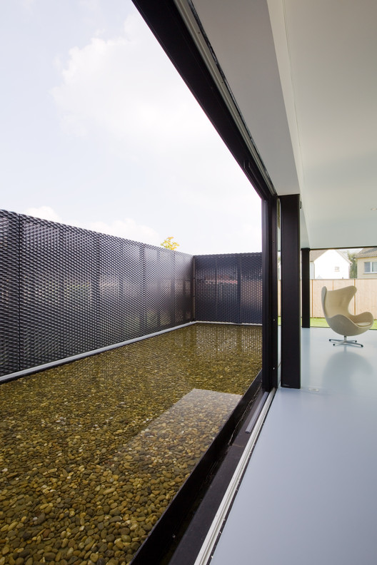 比利时小地块上的现代木构住宅-31