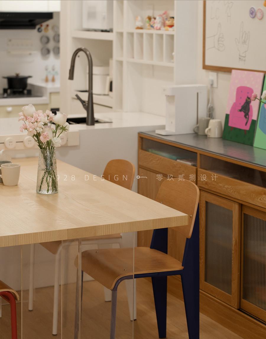 在干净的空间里，加入一点有趣的颜色-68