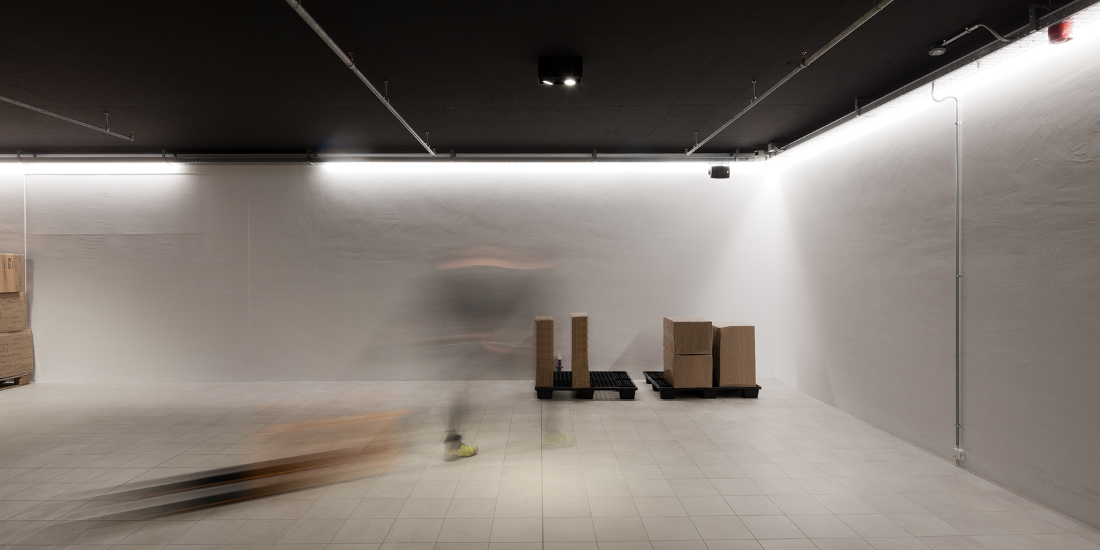 弗朗茨·克拉勒品牌南蒂罗尔地区奢侈品购物建筑设计-84