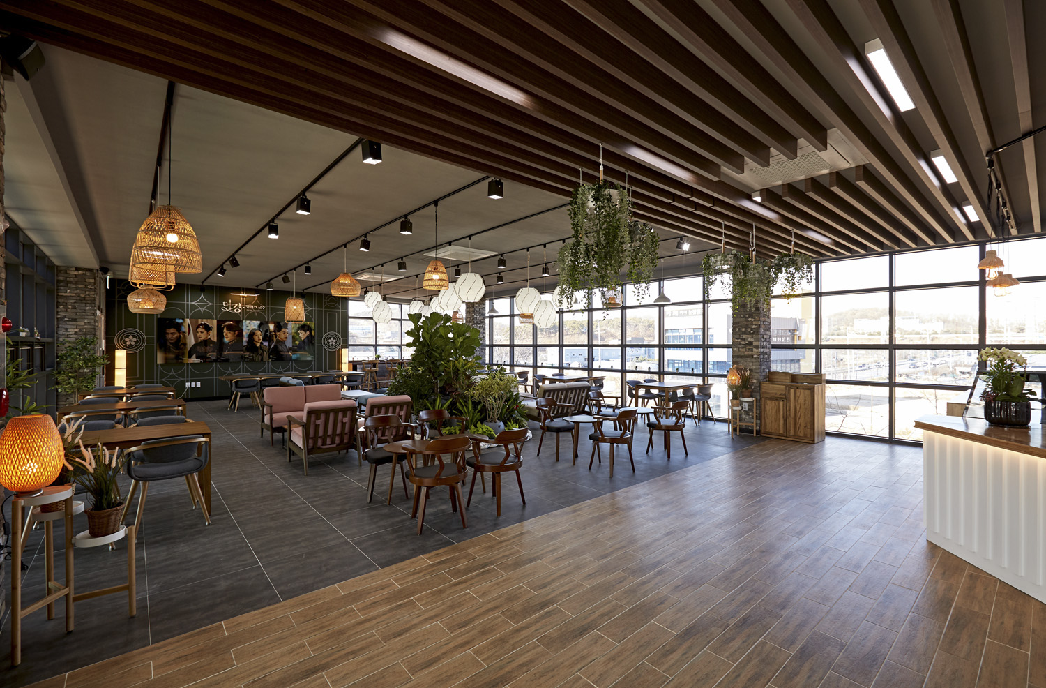 韩国 Osan 综合服务中心的青年咖啡馆设计-18