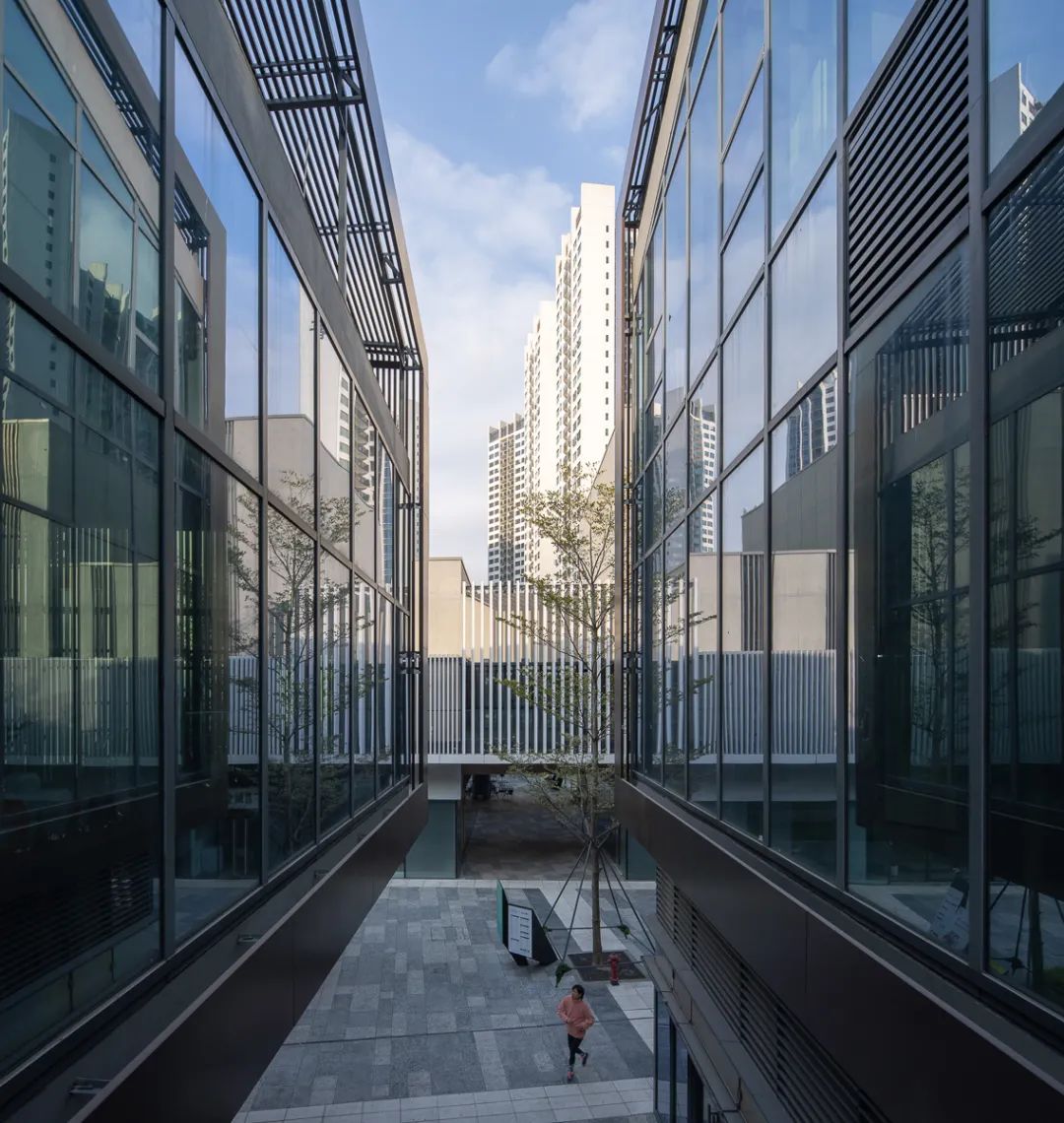 神秘艺术小镇 | 契里柯街道与杜尚楼梯的对话-28