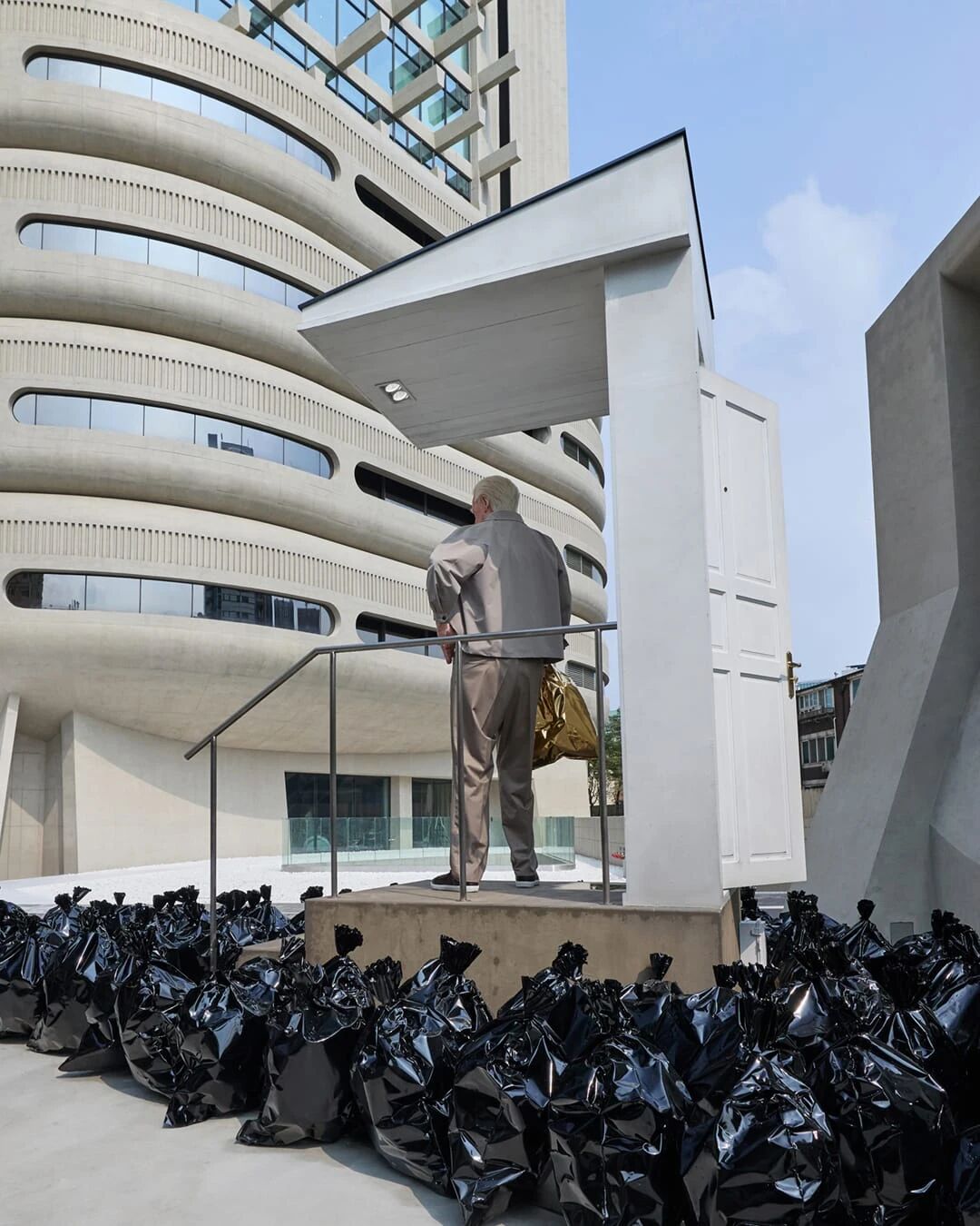 Gentle Monster 的 Haus Nowhere Seoul丨韩国首尔丨Iicombined-5