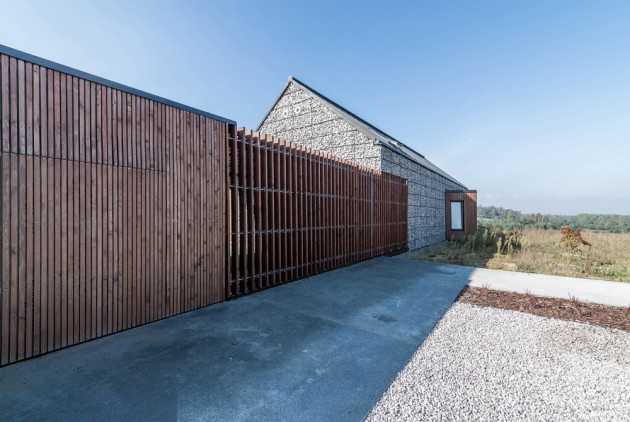 用装满石头的钢笼建造的房屋丨波兰丨Kropka Studio-23