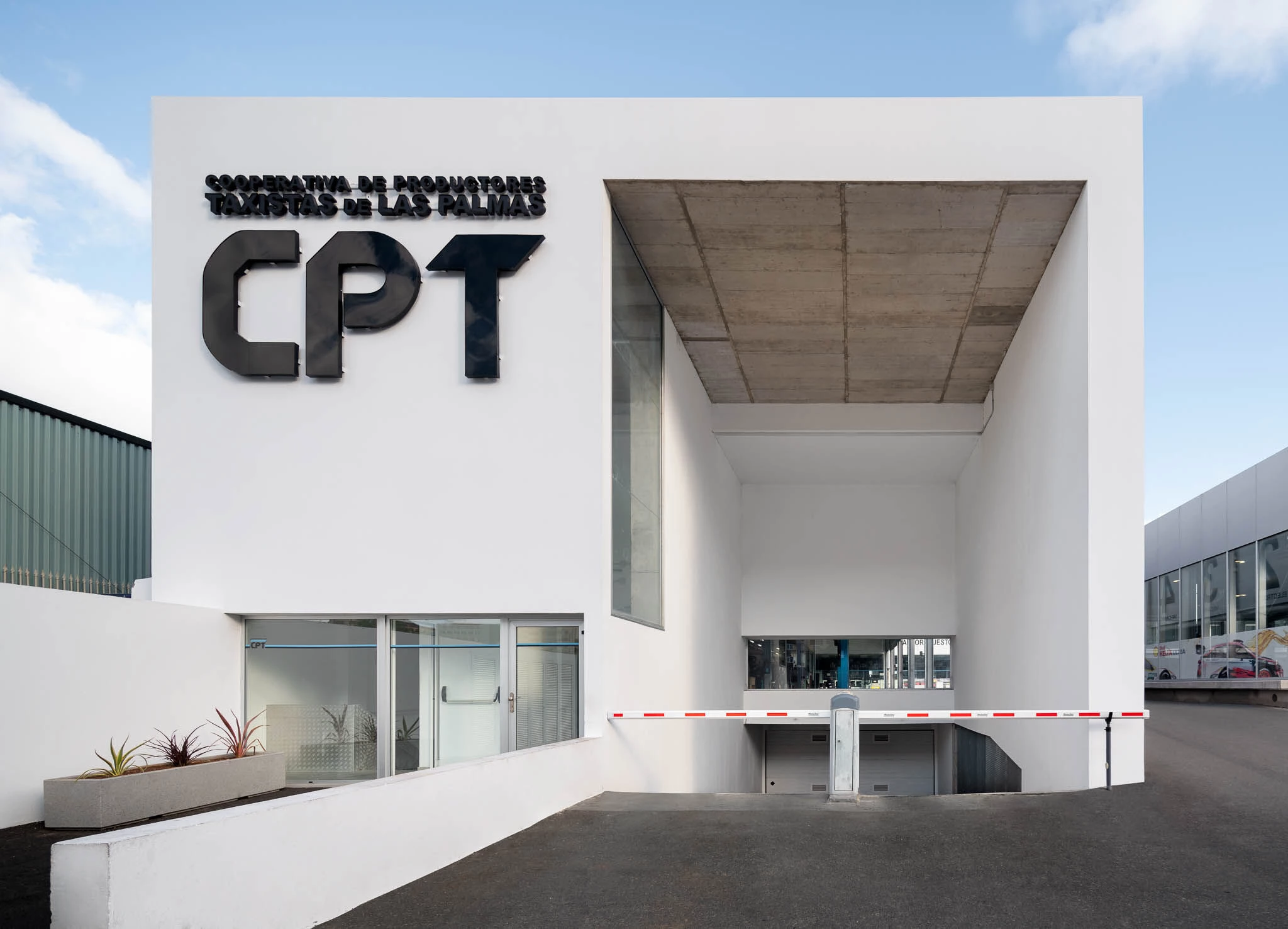 Las Palmas 出租车合作社丨西班牙拉斯帕尔马斯丨Romera y Ruiz Arquitectos-30