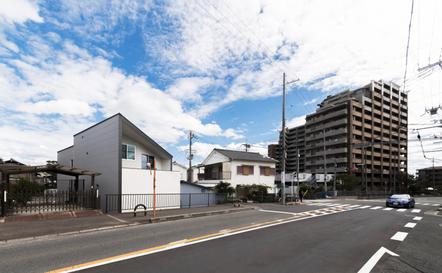 House With 3 Shed Roofs / 416 Architects-32